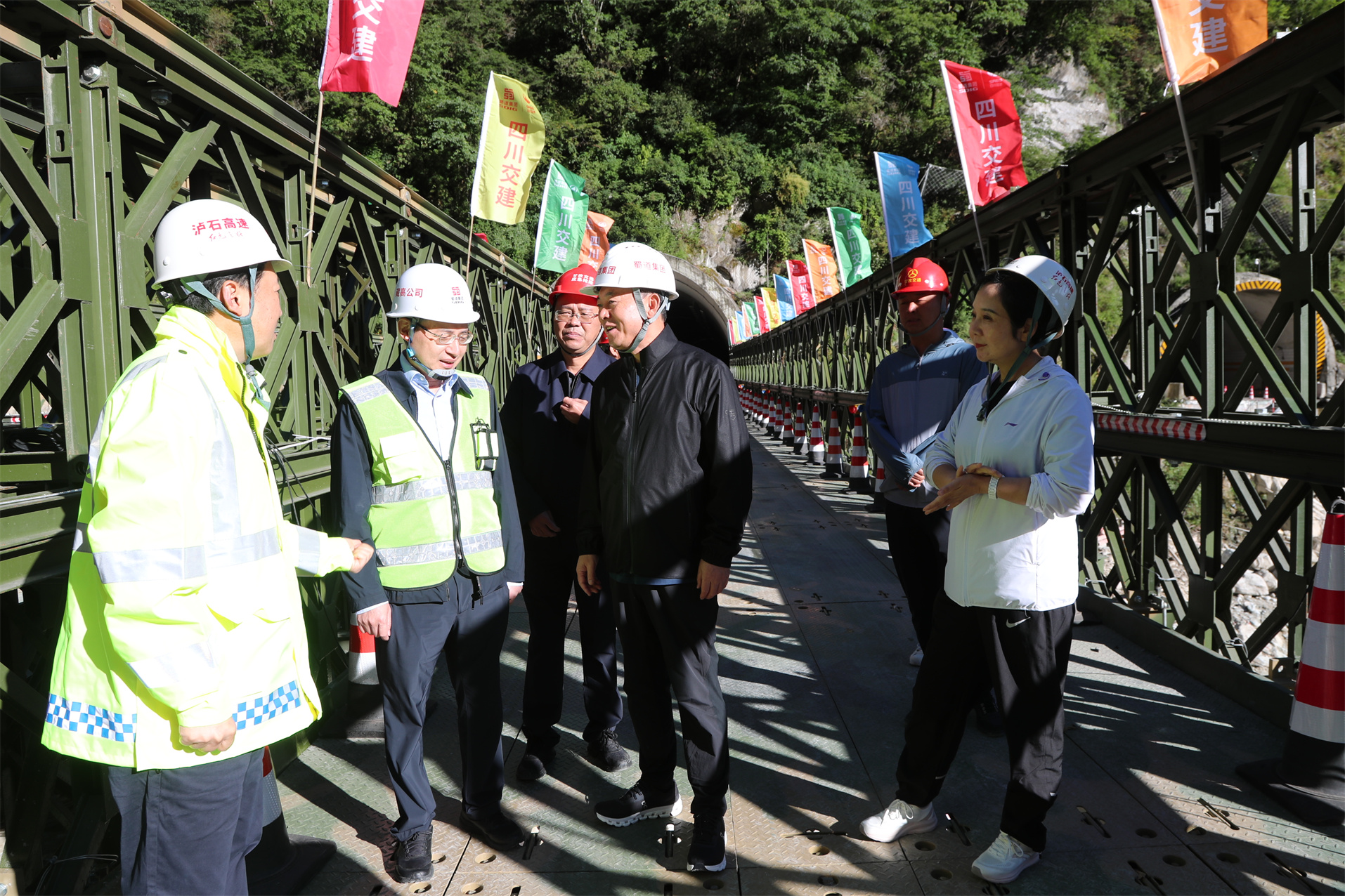 安全科學施工 確保質量進度 早日恢復正常交通秩序